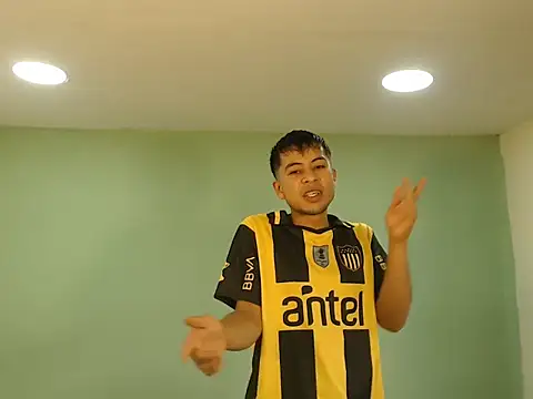 danielitopapuu online show from December 16, 2:22 pm