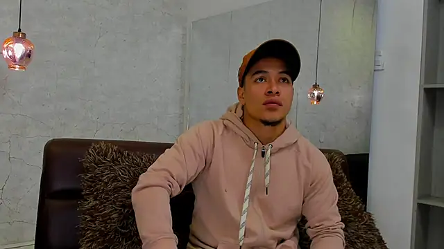 Bryson Collins  online show from February 10, 11:15 am