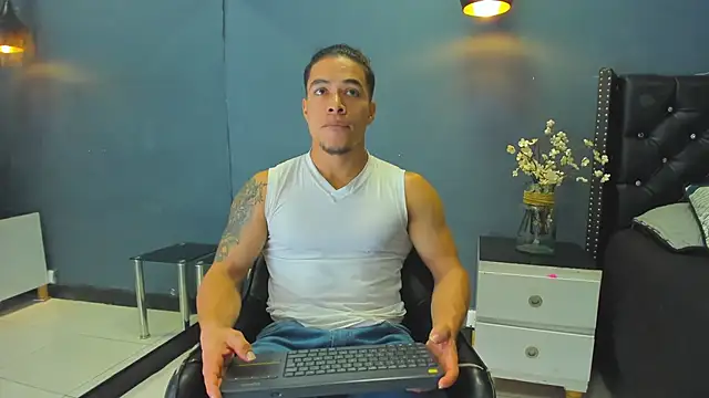 Bryson Collins  online show from February 19, 11:17 am