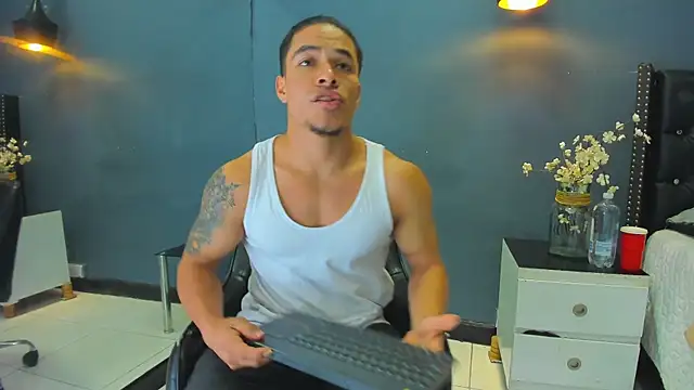 Bryson Collins  online show from March 7, 11:07 am