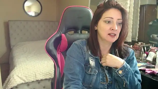 Carol Scottt online show from February 21, 8:43 pm