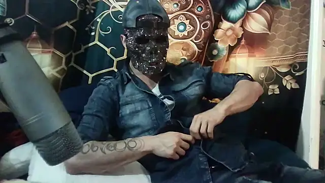 Snapshot of --D-a-D-D-y- chatting on October 23, 1:16 am --D-a-D-D-y- online show from October 23, 1:16 am