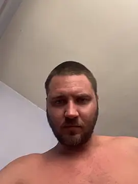 Snapshot of Brando2585 chatting on January 17, 12:59 am Brando2585 online show from January 17, 12:59 am