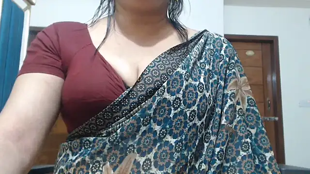 desi-maisa130 online show from May 22, 4:34 pm