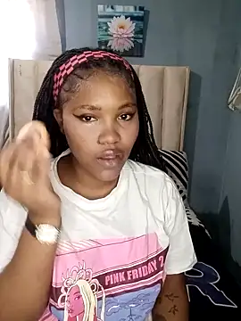 Snapshot of charmainexxx chatting on October 15, 8:03 am charmainexxx online show from October 15, 8:03 am