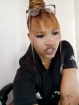 Snapshot of charmainexxx chatting on November 8, 12:38 pm charmainexxx online show from November 8, 12:38 pm