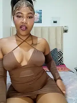 Snapshot of charmainexxx chatting on February 1, 1:48 am charmainexxx online show from February 1, 1:48 am