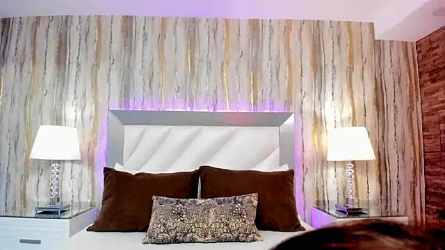 SophiaLaurens online show from February 6, 2:58 pm