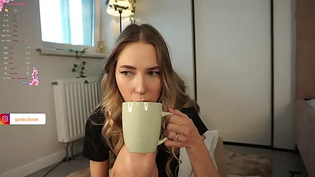 Snapshot of heidas_dream chatting on October 5, 6:12 am heidas dream online show from October 5, 6:12 am