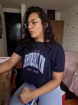 Thaliacooper  online show from November 19, 5:57 pm