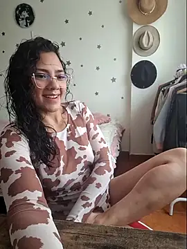 Thaliacooper  online show from December 16, 5:40 pm