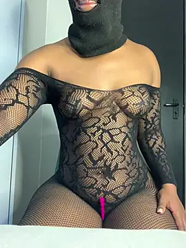 Snapshot of Africanbootie chatting on February 5, 12:17 pm Africanbootie online show from February 5, 12:17 pm