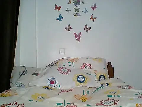 Oliviia  online show from October 16, 12:22 am