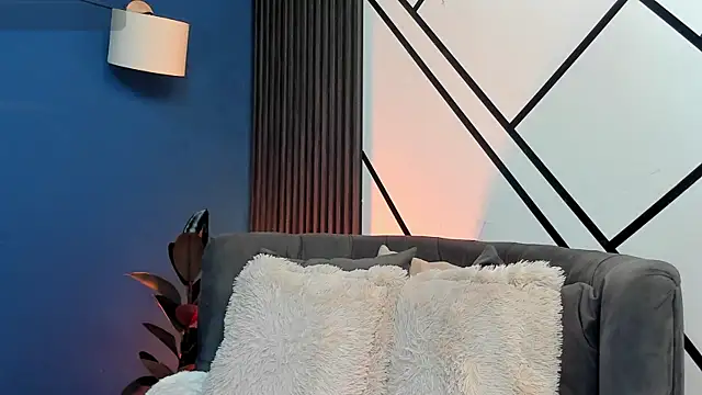 Megan Do Santos online show from October 17, 8:44 pm