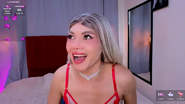 Snapshot of Megan_Do_Santos chatting on March 12, 9:32 pm Megan Do Santos online show from March 12, 9:32 pm