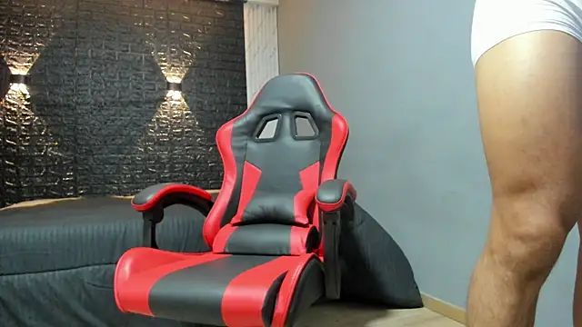 Snapshot of taurus_boy1 chatting on October 7, 11:40 am taurus boy1 online show from October 7, 11:40 am