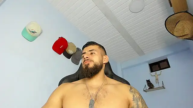 Snapshot of _Poseidon1_ chatting on October 1, 4:51 am  Poseidon1  online show from October 1, 4:51 am