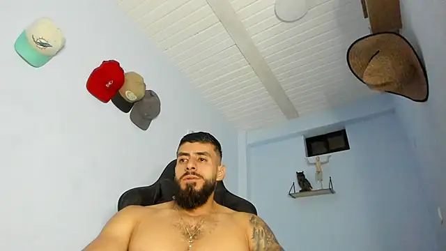 Snapshot of _Poseidon1_ chatting on October 5, 4:44 am  Poseidon1  online show from October 5, 4:44 am