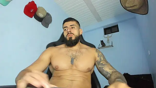 Snapshot of _Poseidon1_ chatting on October 20, 4:35 am  Poseidon1  online show from October 20, 4:35 am