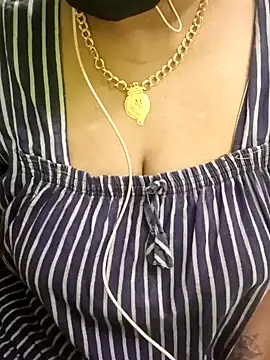 Snapshot of Aishu-tamil09 chatting on December 21, 6:55 pm Aishu-tamil09 online show from December 21, 6:55 pm