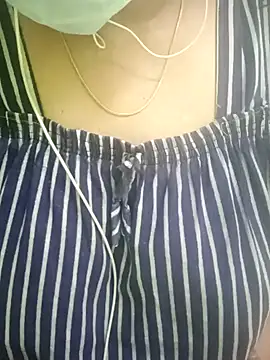 Snapshot of Aishu-tamil09 chatting on January 23, 11:26 am Aishu-tamil09 online show from January 23, 11:26 am