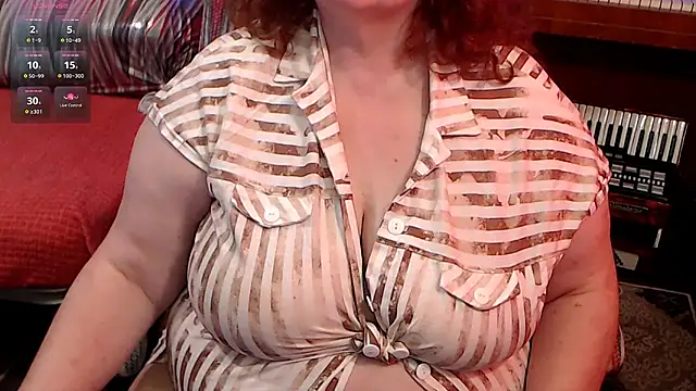 Snapshot of RoseRed69 chatting on February 24, 5:16 am RoseRed69 online show from February 24, 5:16 am