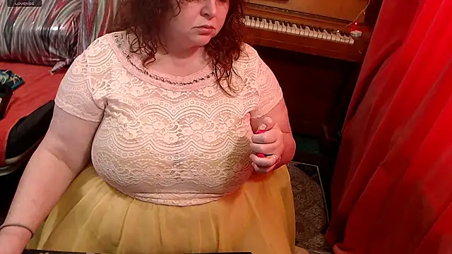 Snapshot of RoseRed69 chatting on March 14, 3:23 am RoseRed69 online show from March 14, 3:23 am