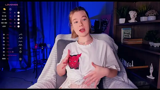PollyHathor online show from December 14, 9:35 pm