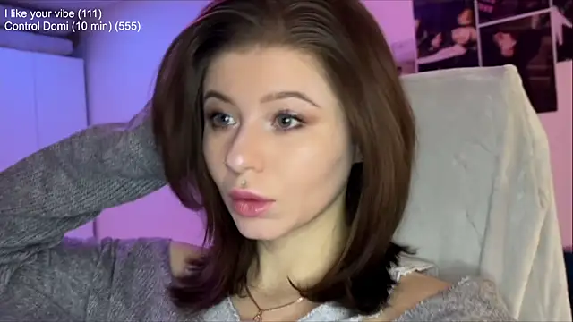 xoxoavi online show from April 23, 2:08 pm