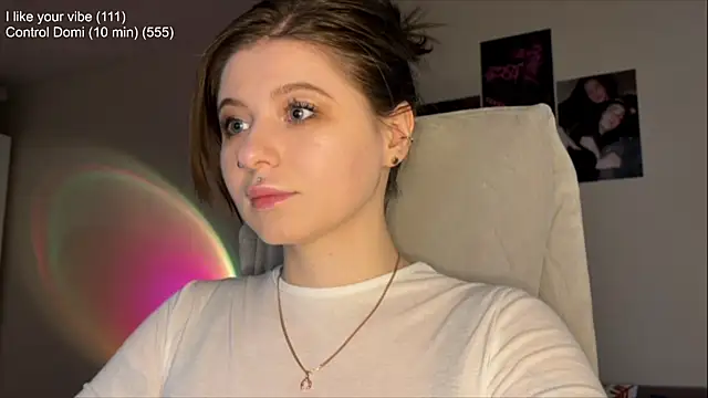 xoxoavi online show from April 27, 2:37 pm