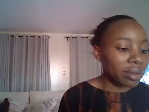 Snapshot of Queen_loveer chatting on July 9, 10:30 am Queen loveer online show from July 9, 10:30 am