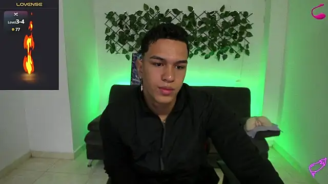 Snapshot of Taylor_John chatting on December 7, 2:02 pm Taylor John online show from December 7, 2:02 pm