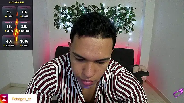 Snapshot of Taylor_John chatting on December 8, 1:47 pm Taylor John online show from December 8, 1:47 pm
