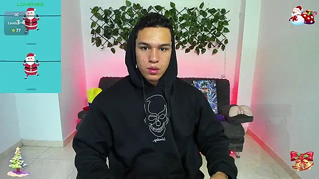 Snapshot of Taylor_John chatting on December 24, 1:50 pm Taylor John online show from December 24, 1:50 pm