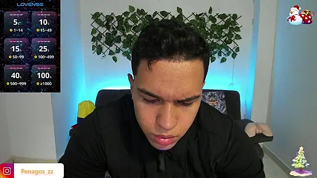 Snapshot of Taylor_John chatting on January 2, 2:13 pm Taylor John online show from January 2, 2:13 pm
