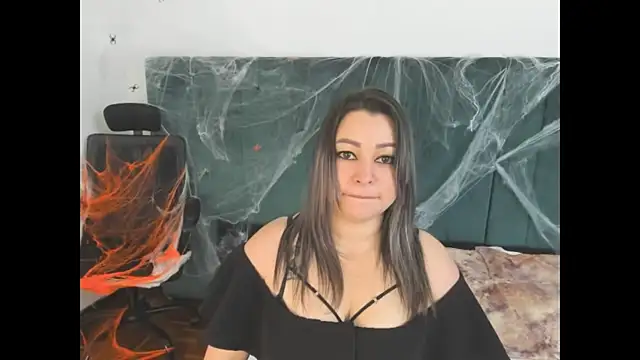 PandoraB  online show from October 19, 11:55 am