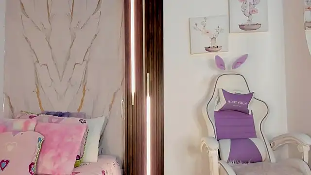 mia six66 online show from February 10, 12:09 pm