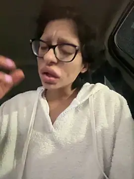 myloveforyouu online show from October 6, 4:32 am