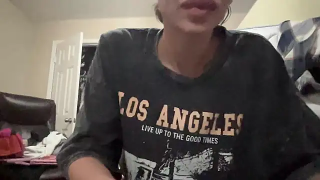 myloveforyouu online show from May 16, 4:53 am