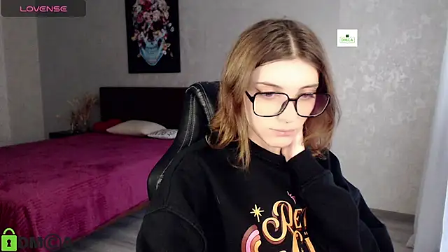 CherryBloom777 online show from December 3, 7:32 am