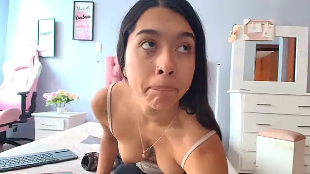 SweetLatiin  online show from January 11, 6:01 pm