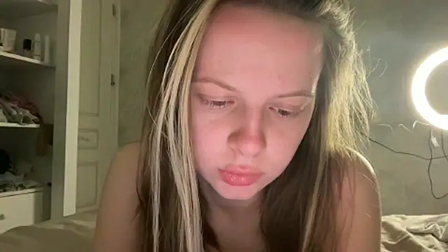 wrenlie online show from May 16, 12:07 am