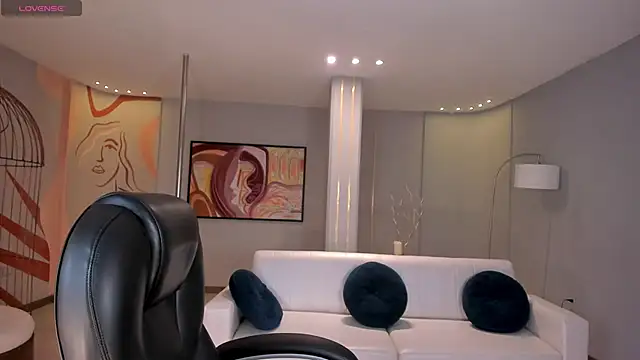 ArianaDumont online show from December 17, 11:49 am