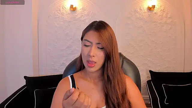 ArianaDumont online show from May 17, 11:17 am
