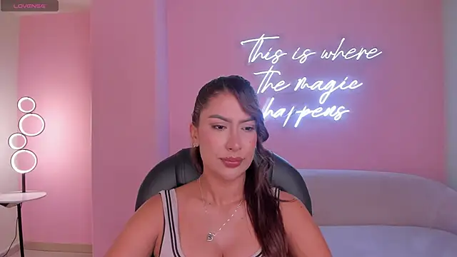 ArianaDumont online show from July 3, 11:05 am
