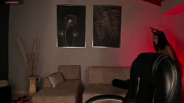 Snapshot of KatieStonne chatting on November 1, 3:52 am KatieStonne online show from November 1, 3:52 am