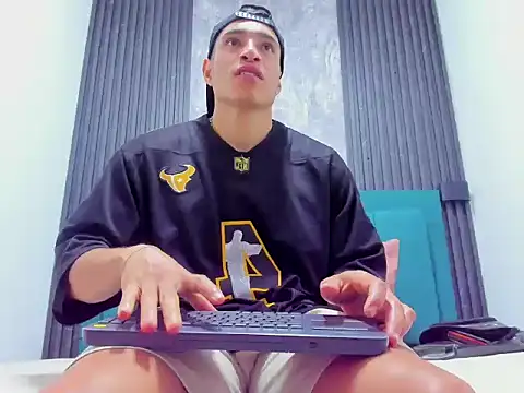 jack pergurtson01 online show from December 1, 10:31 am