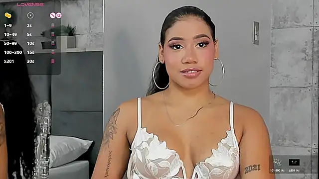 Snapshot of Salome_Diaz_ chatting on January 30, 4:45 pm Salome Diaz  online show from January 30, 4:45 pm