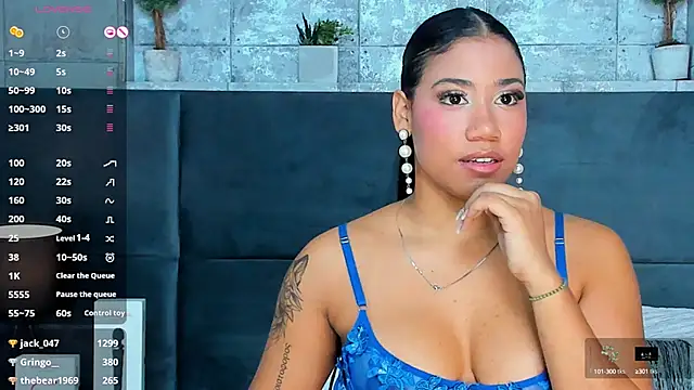 Snapshot of Salome_Diaz_ chatting on February 17, 7:31 pm Salome Diaz  online show from February 17, 7:31 pm