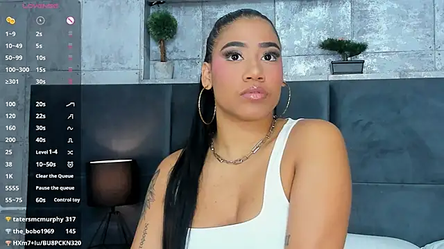 Snapshot of Salome_Diaz_ chatting on March 4, 7:32 pm Salome Diaz  online show from March 4, 7:32 pm